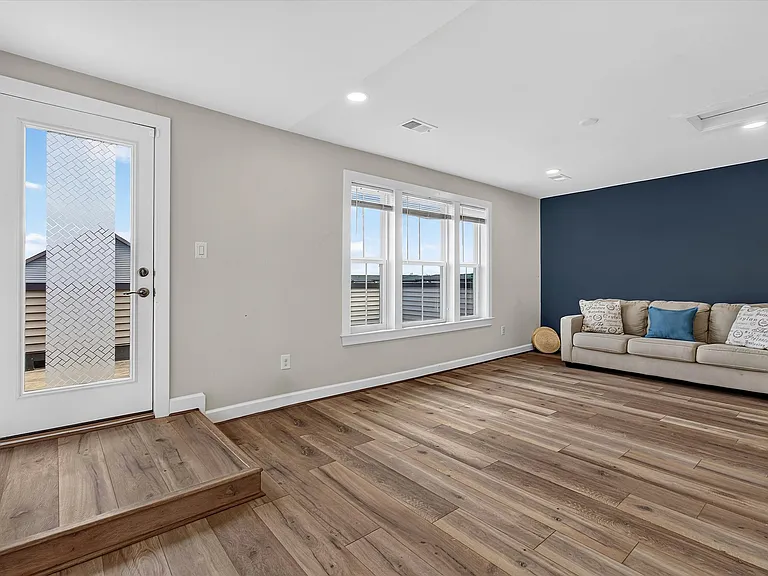 22426 Philanthropic Dr — Photo 34