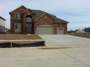 19401 Gold Riv, Macomb Township, MI 48044