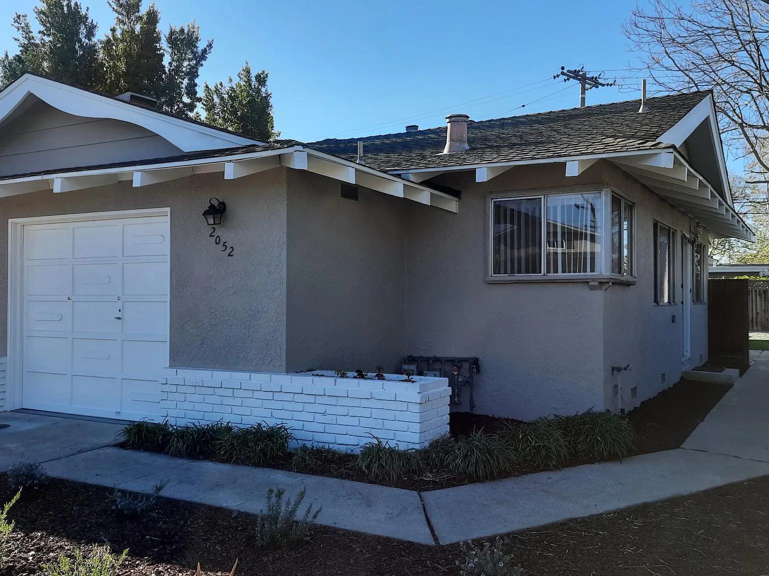 2052 Town And Country Ln — Photo 3