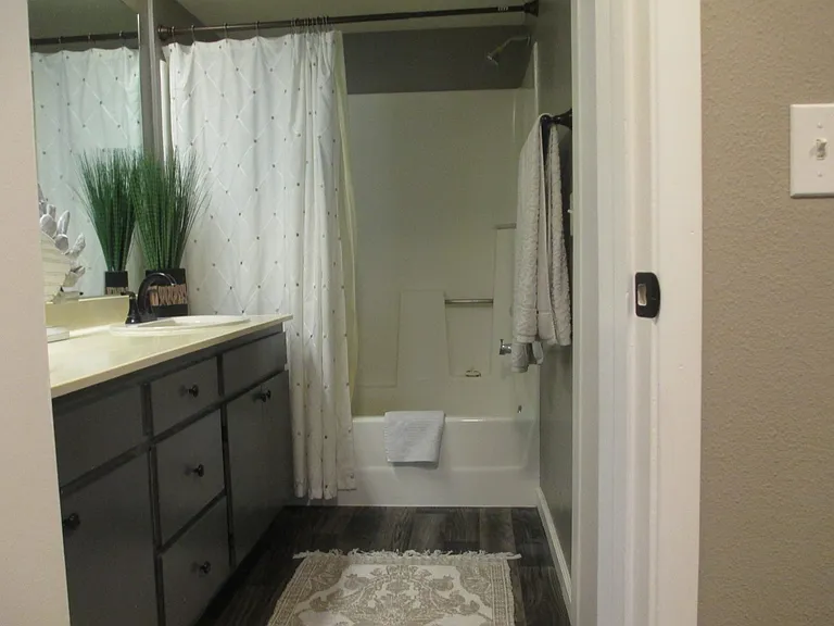 24 Village Circle Dr — Photo 8