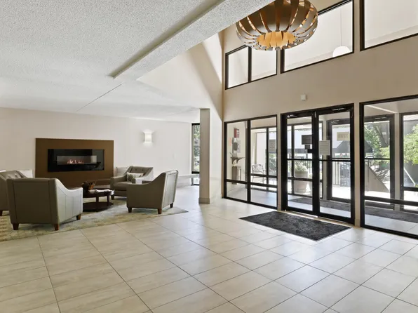 7200 York Ave S APT 304, Edina, MN 55435