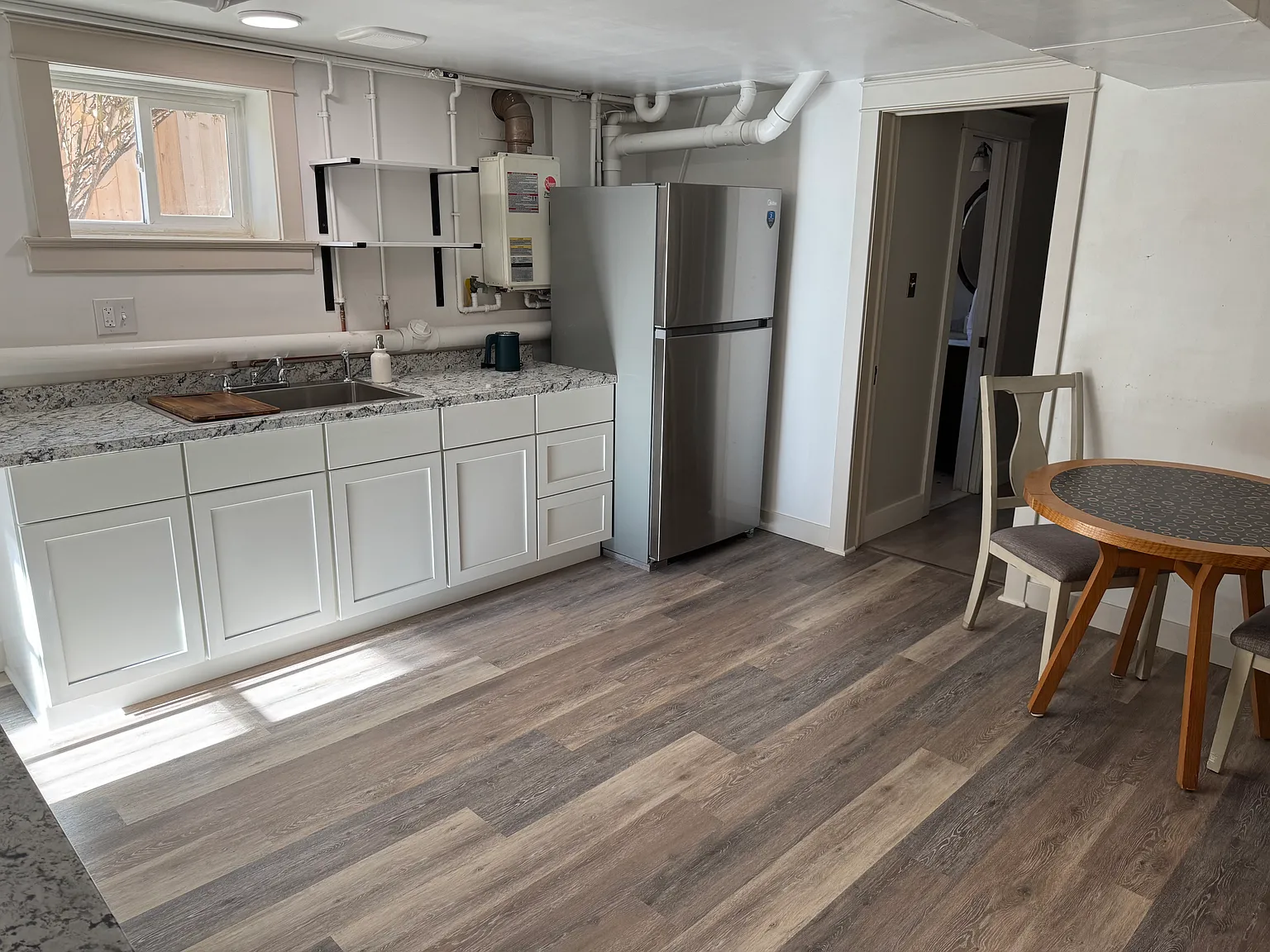 2 bed, $1,900 — Photo 3