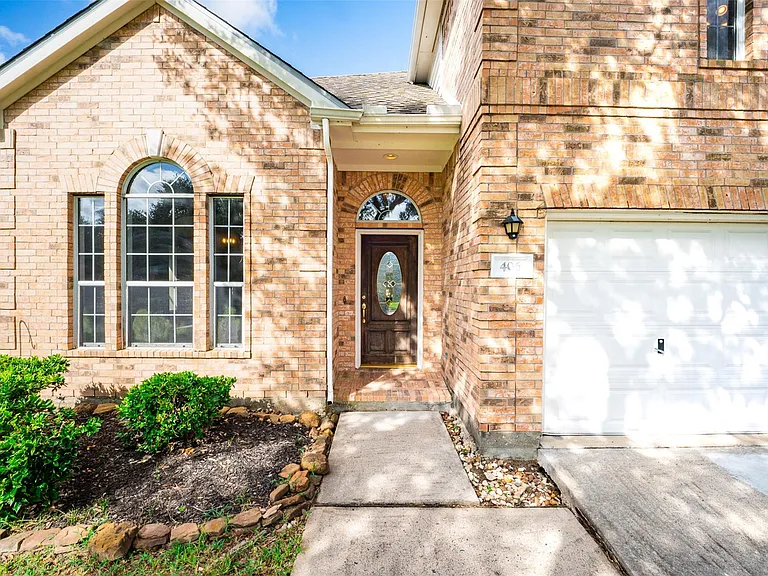 406 Stockbridge Ln — Photo 4