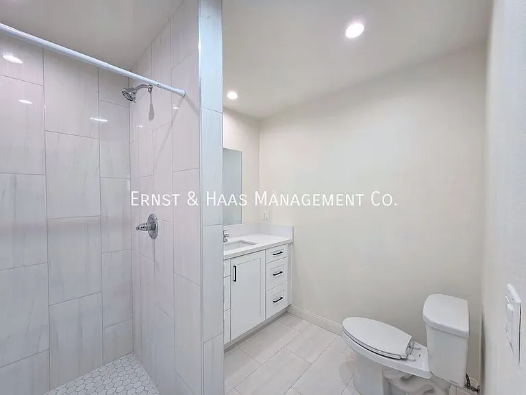 321 Chestnut Ave #3 — Photo 9