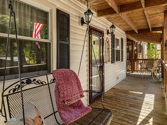 3rd image of 23 Carnes Rd