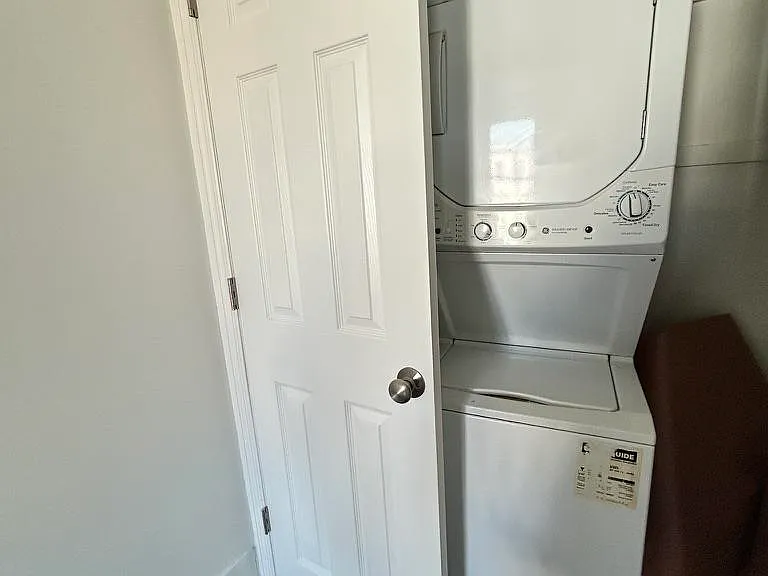 33 Belmont Ave #2 — Photo 6