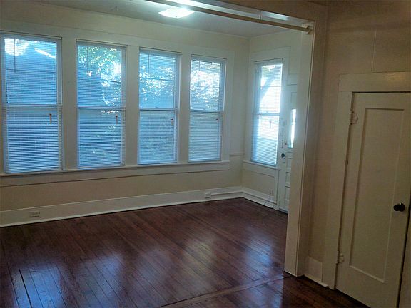 3rd image of 419 Queen Anne Ct APT 02