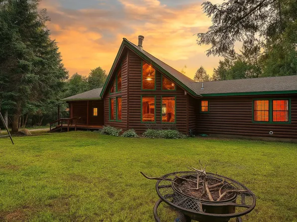 24 Stone House Court, Whitefield, ME 04353