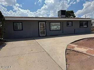 1139 Cimarron St Photo 1