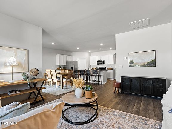 5th image of 214 Ridley Street