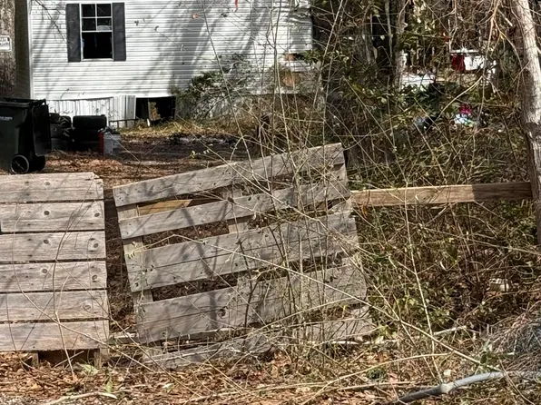 18122 Robin Oaks Dr, Gulfport, MS 39503