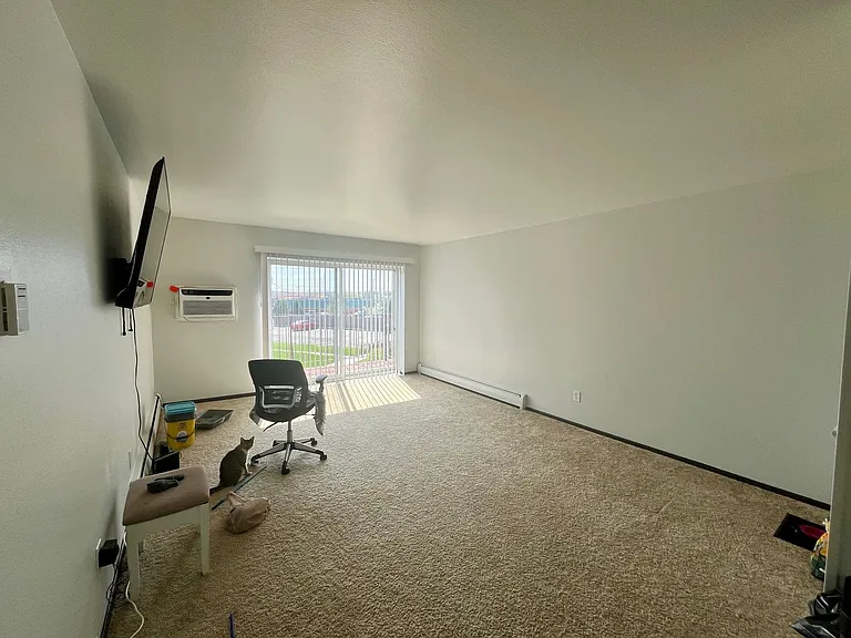 10448 W Montana Ave — Photo 2