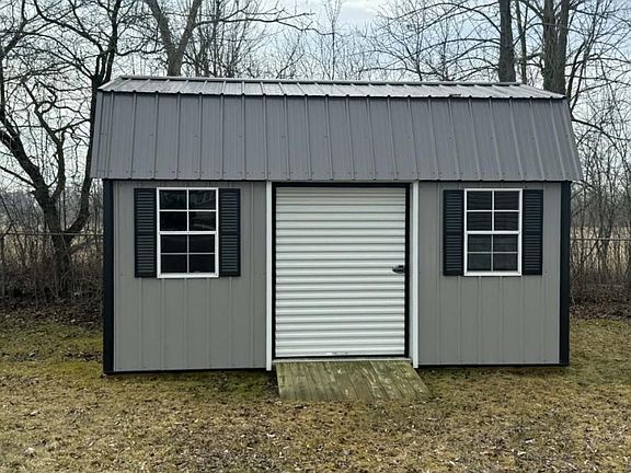 2nd image of 1714 Farm Ln