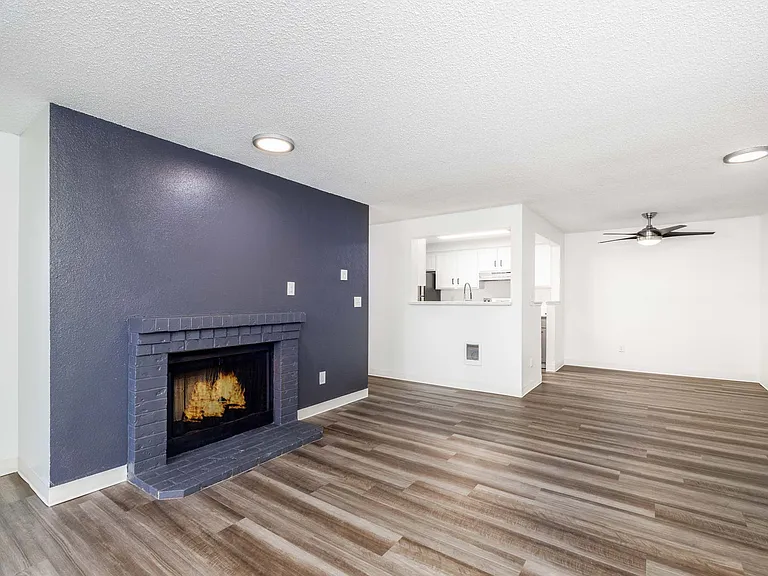 Garden Pointe — Photo 4