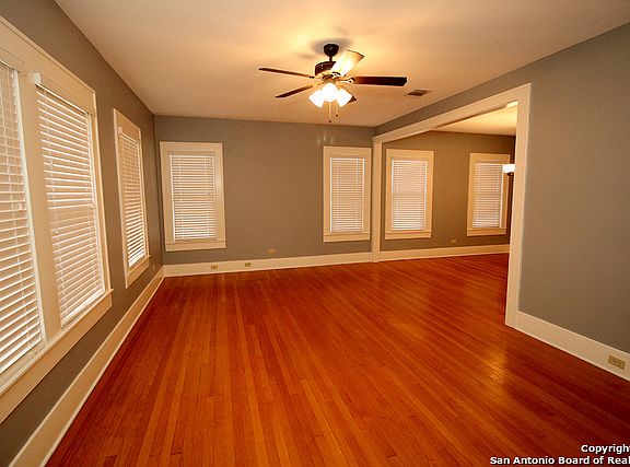 4th image of 129 E Norwood Ct