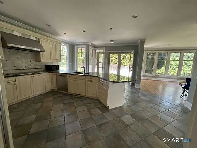 6 Sherwood Farms — Photo 8