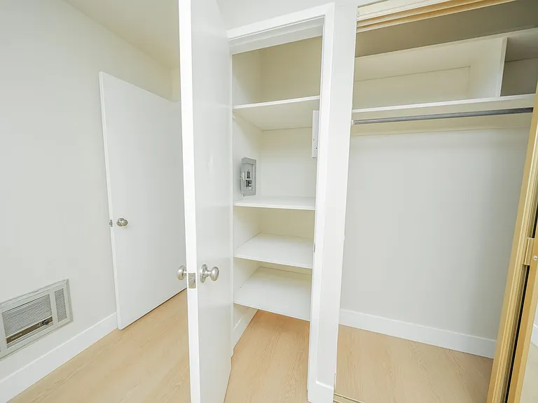650 Vernon Street — Photo 11