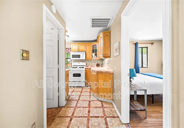 4812 Avenue G #B — Photo 7