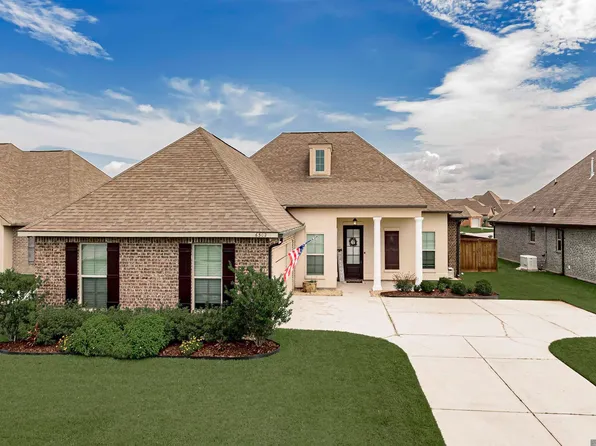 6302 Soaring Dr, Gonzales, LA 70737