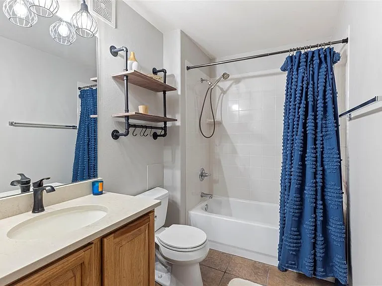 700 Lakepoint Dr #A10 — Photo 36