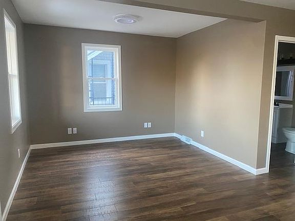 5th image of 509 W Erie St