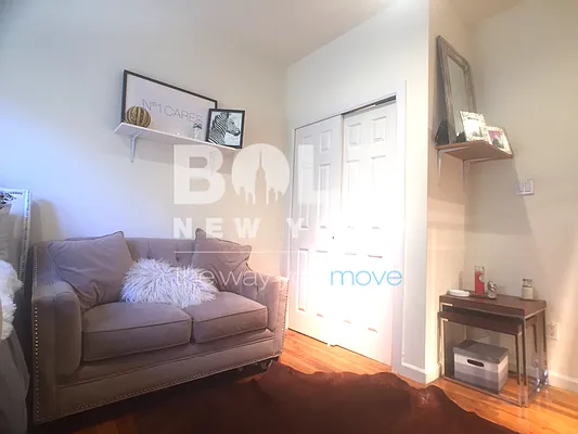Rented by Bold New York | media 33