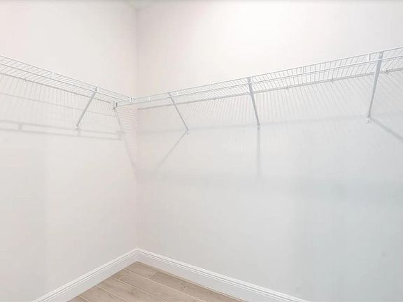 5th image of 335 FRANZING ST SW