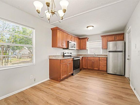 5th image of 8308 Oleander Ln