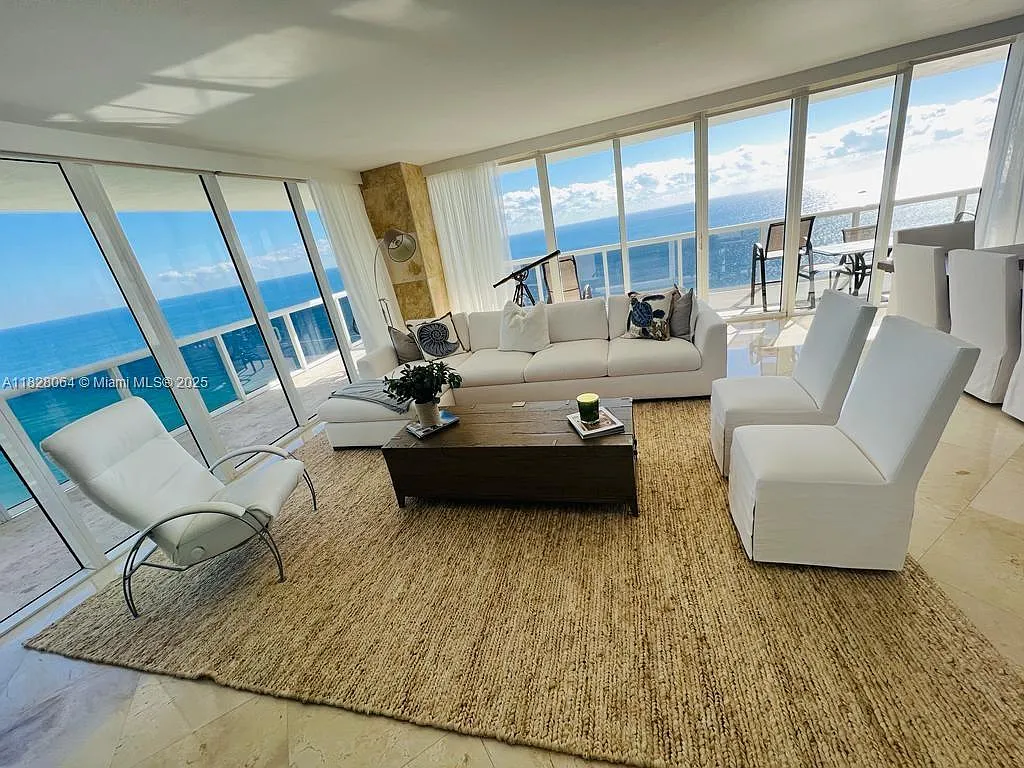 Beach Club Two Condo — Photo 3
