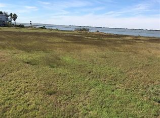 9207 W Bay Rd, Galveston, TX 77554