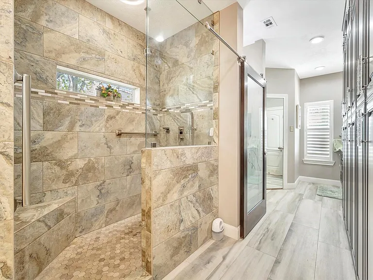 1639 Lakeside Enclave Dr — Photo 26