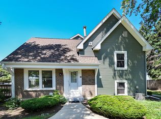 2724 Weeping Willow Dr #3-A, Lisle, IL 60532