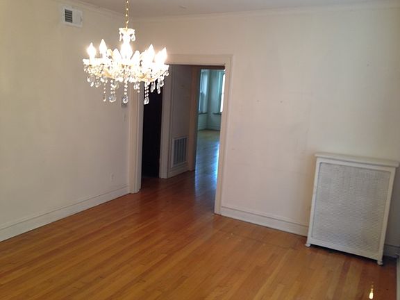 5th image of 2319 W Arthur Ave #201