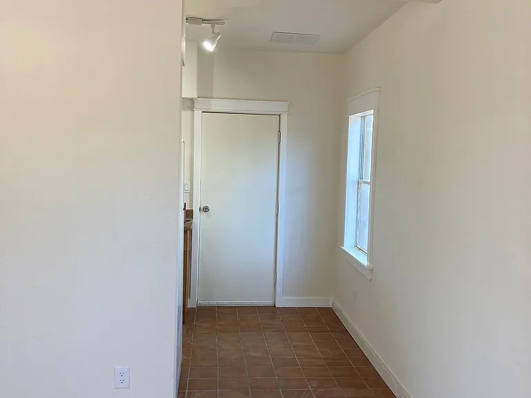 2918 N Geronimo Ave — Photo 3