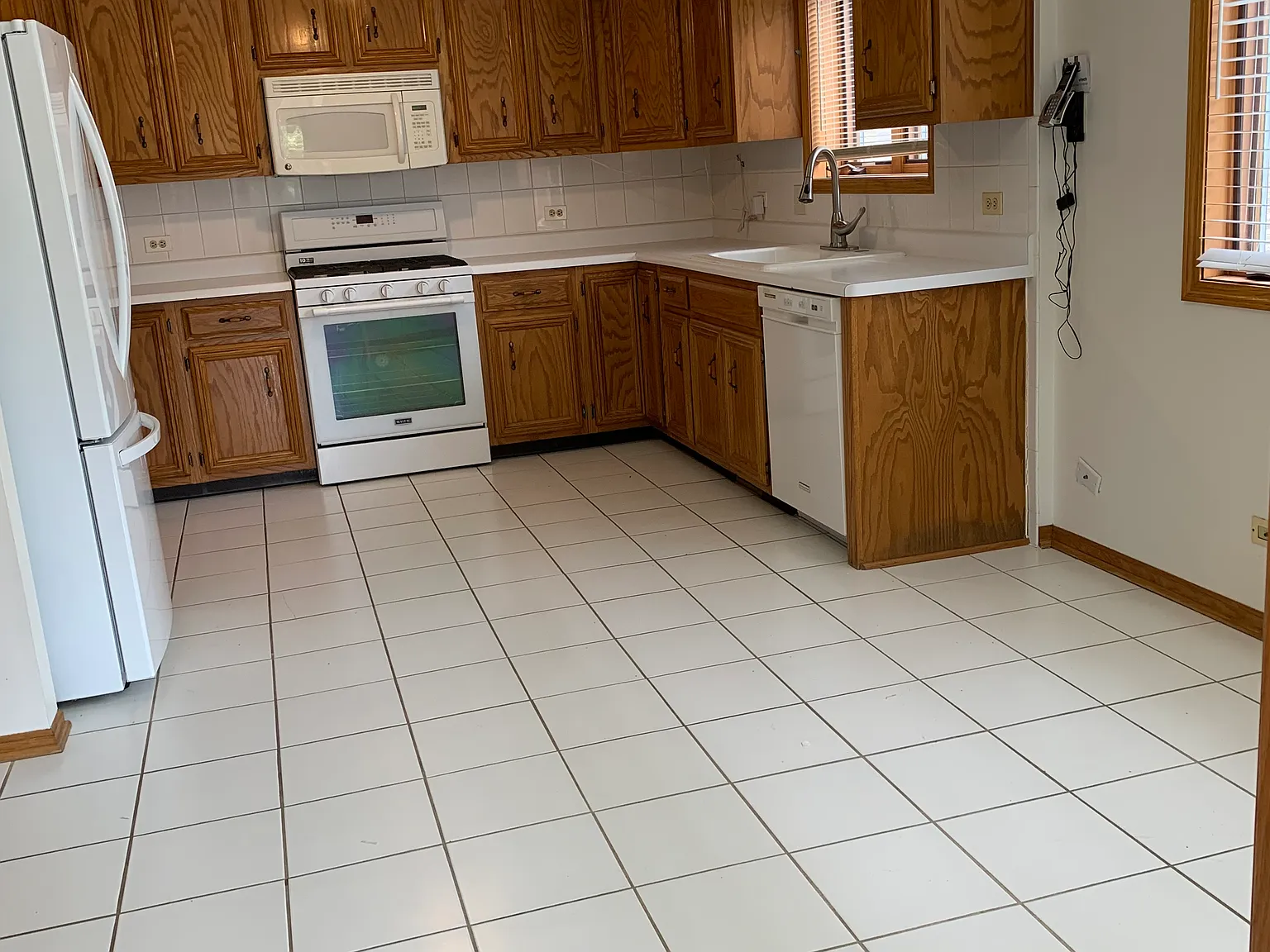 3 bed, 2000 sqft, $2,985 — Photo 3