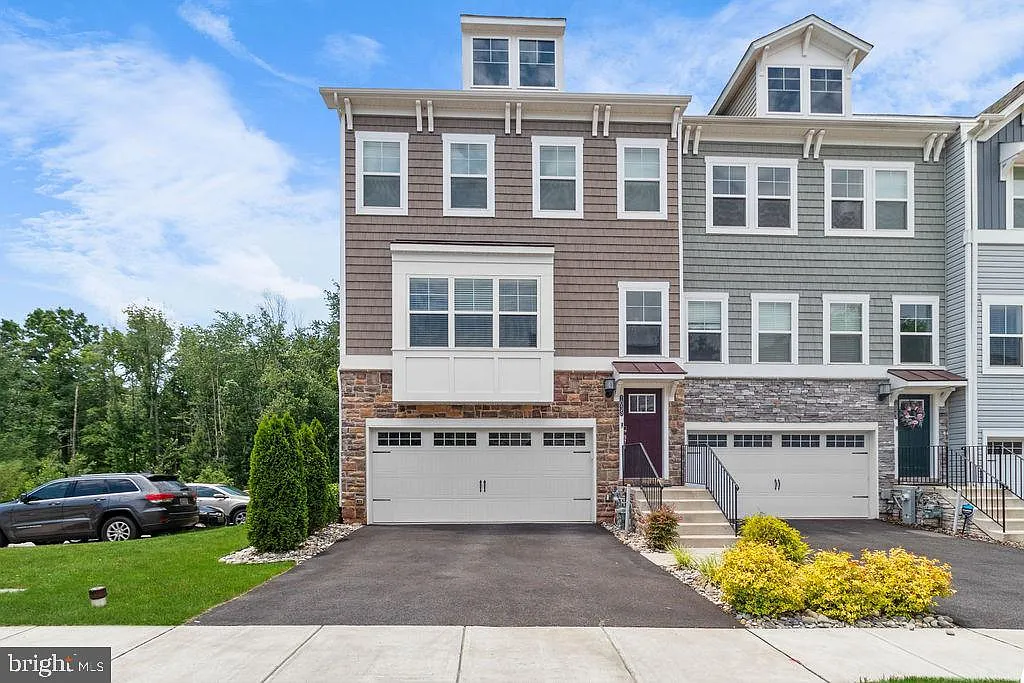 3 bed, 4.0 bath, 2526 sqft, $3,500 — Photo 1