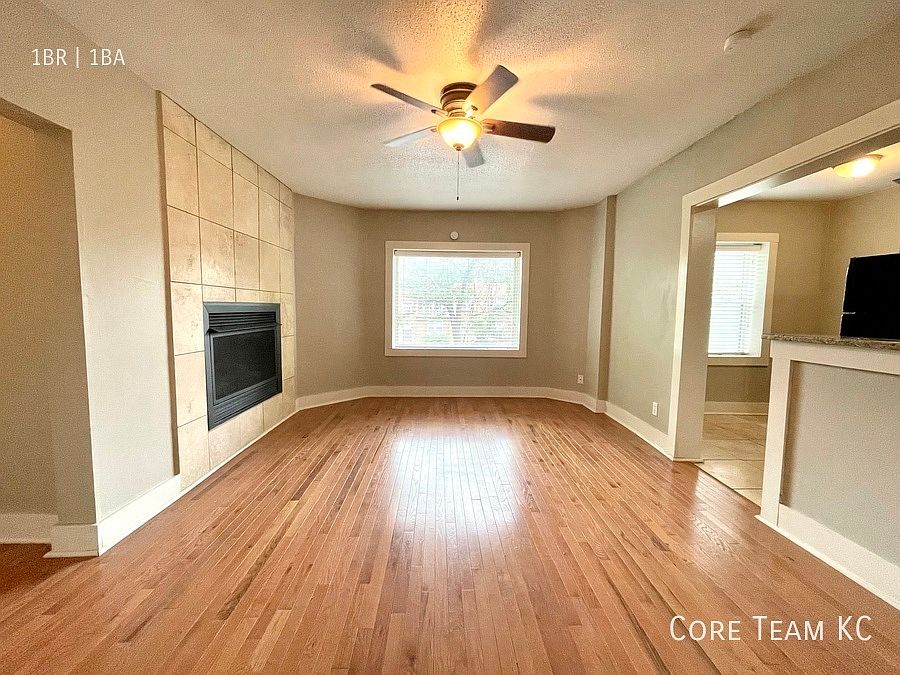1st image of 4328 Roanoke Pkwy #302
