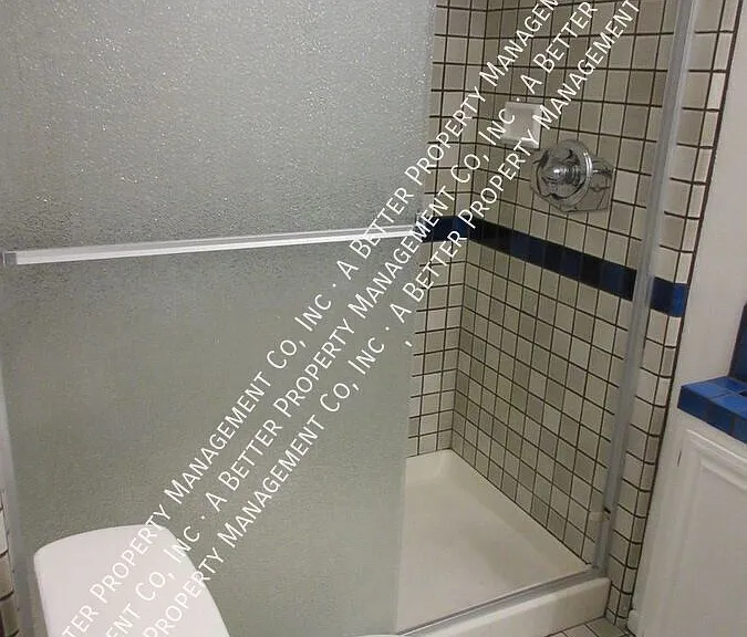 1077 Park Ave #4 — Photo 8
