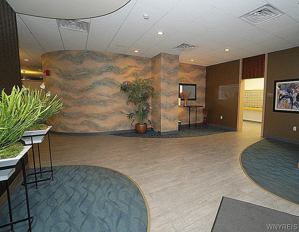 2 bed, 1.0 bath, 1273 sqft, $1,700 — Photo 3