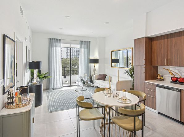 2001 Hollywood Blvd #746