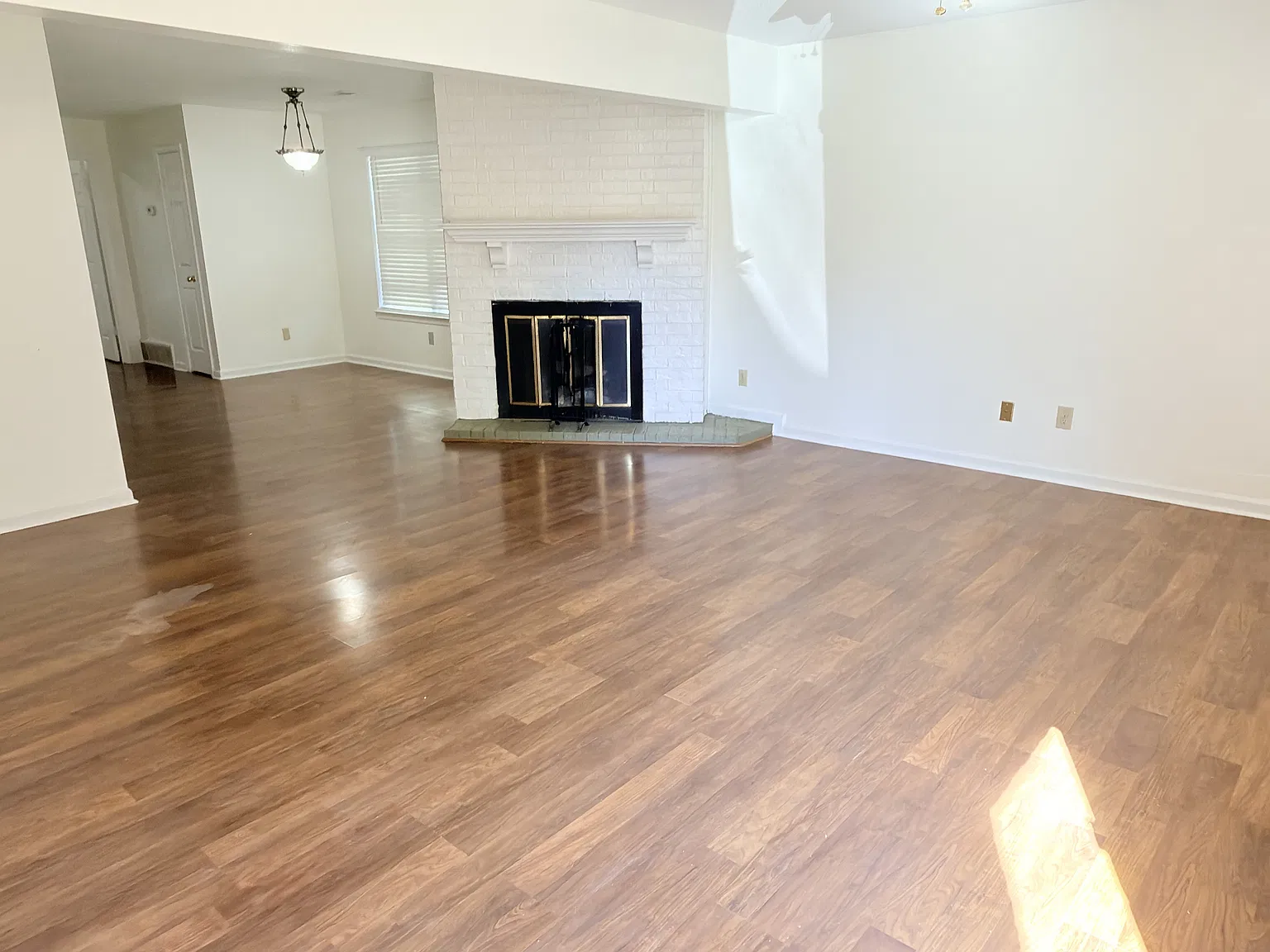 3 bed, 1932 sqft, $1,599 — Photo 2