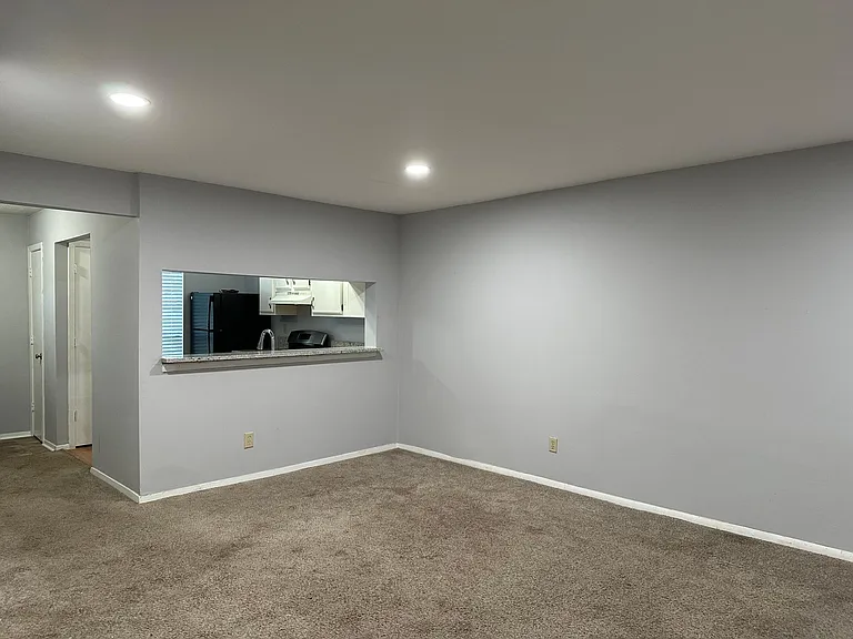 2937 Aspen Woods Entry — Photo 6