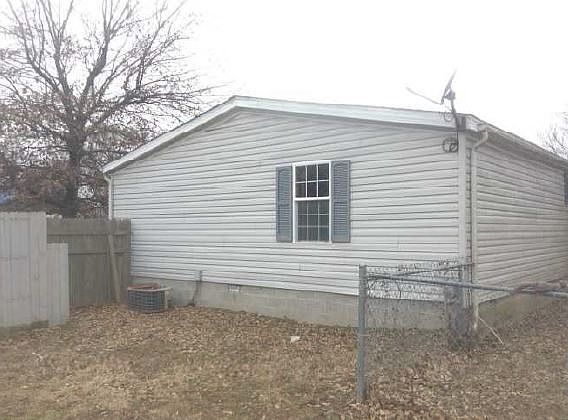 3rd image of 308 E 1st North St