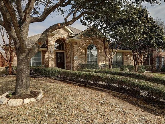 3rd image of 2405 Heather Glen Dr
