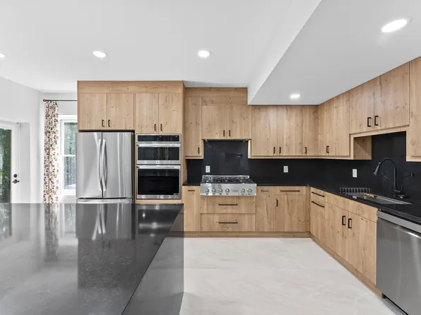 3501 W Ox Rd, Fairfax, VA 22033