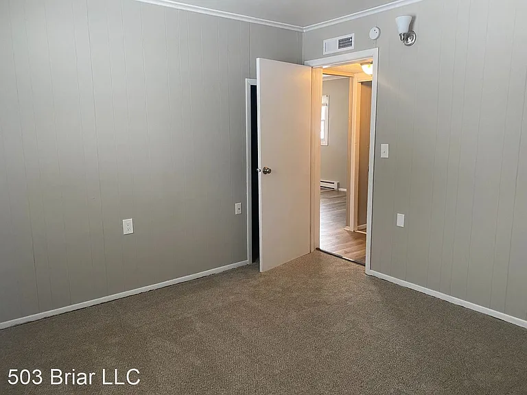 503 Briar Cir N — Photo 7