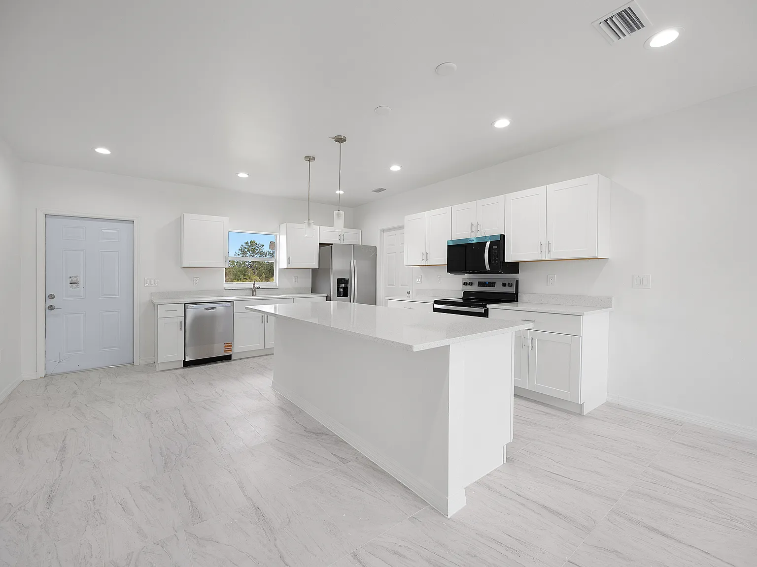 3 bed, 1101 sqft, $1,850 — Photo 3