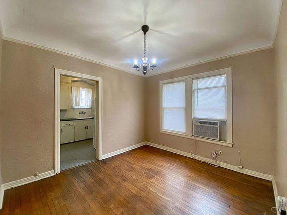 3rd image of 409 Club Dr APT 1