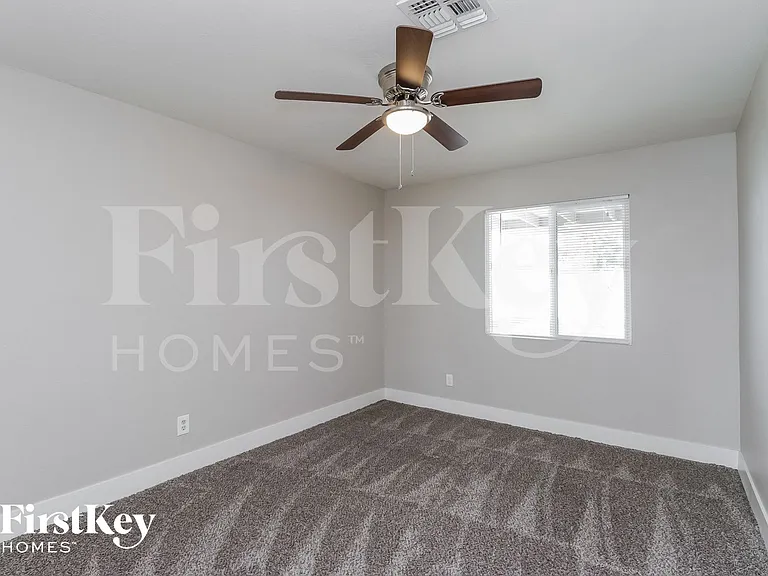 3412 E Claire Dr — Photo 12