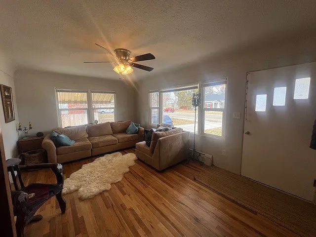 337 Winther Blvd — Photo 2